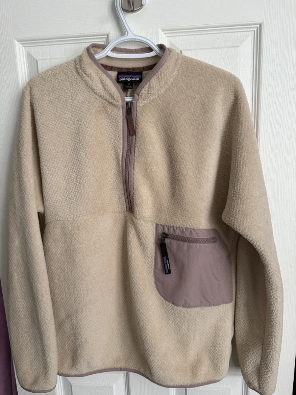 Patagonia Men’s Cream Fleece Zip Pullover with Taupe Pocket